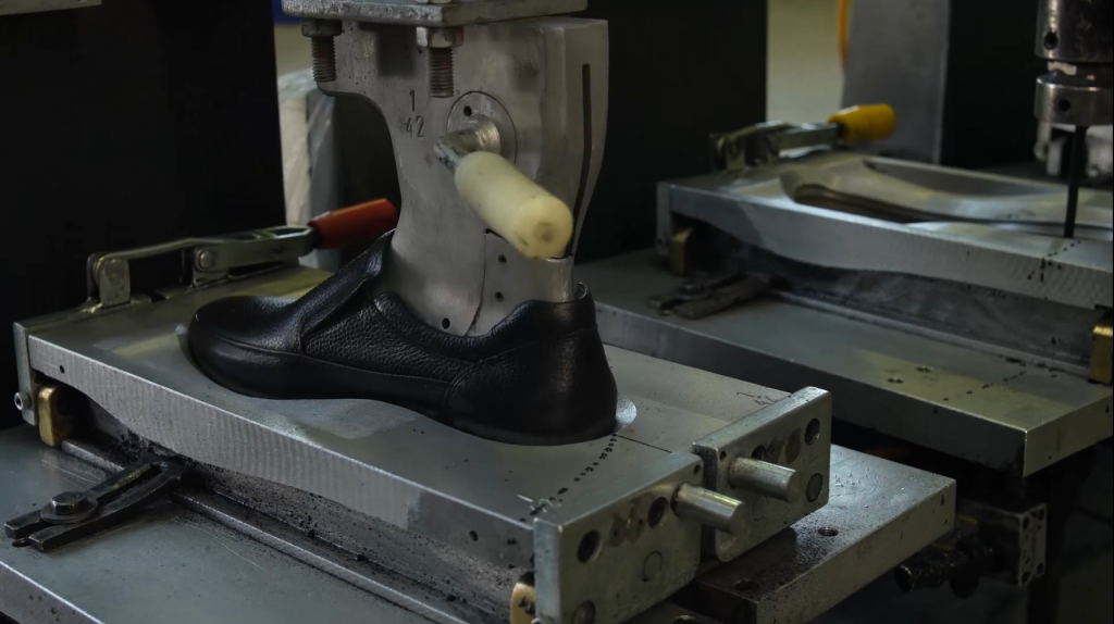 کارخانه کفش فرزین تبریز